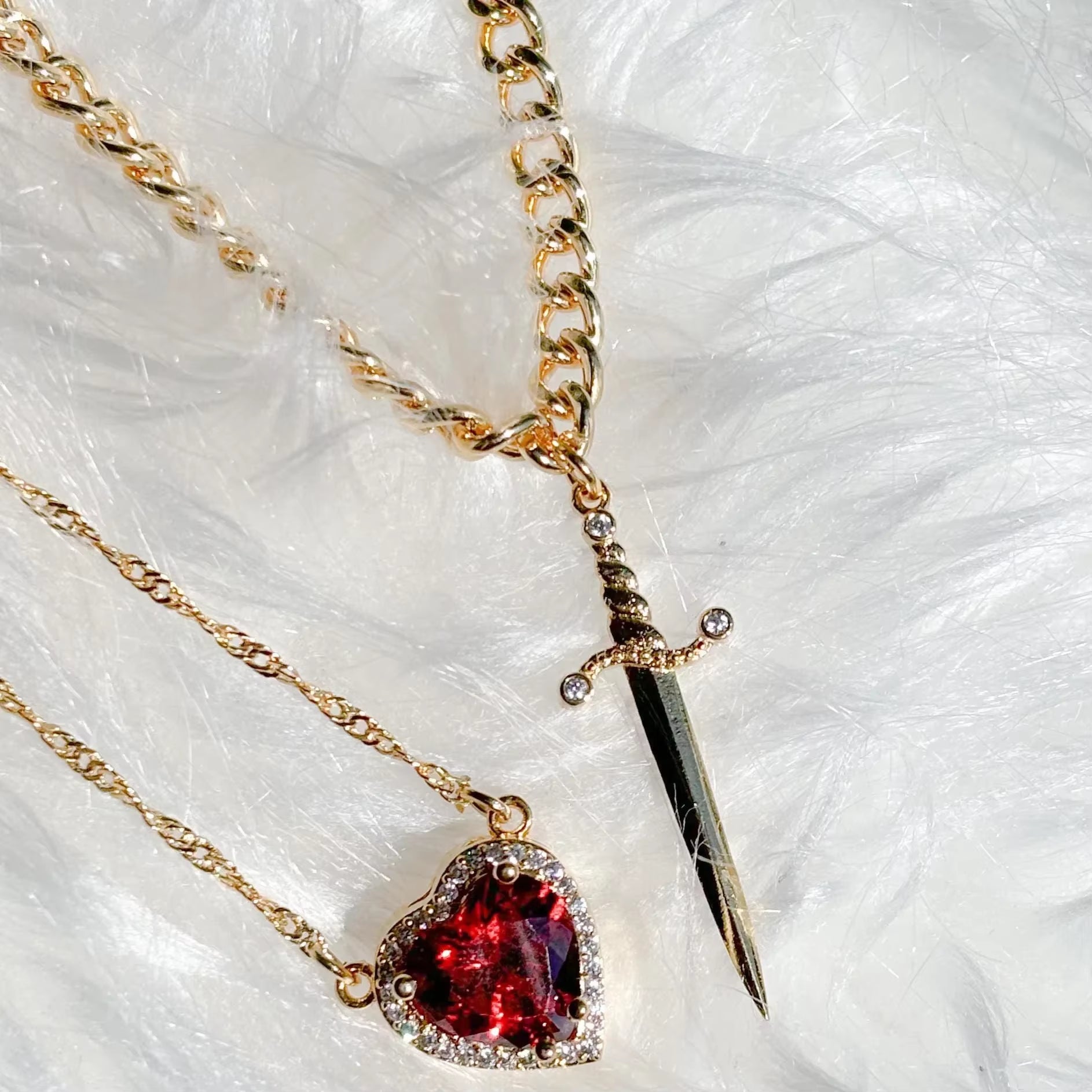 2Pcs Can Be Assembled Heart and Sword Zircon Pendant Necklace for Women Men Couple Silver Gold Plated Choker Chain Jewelry